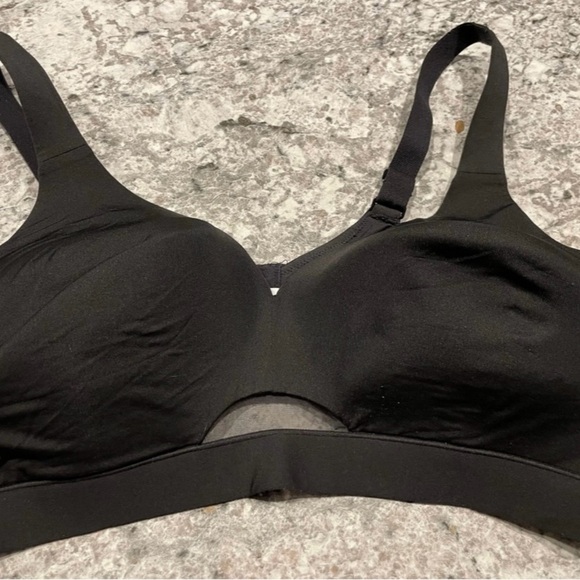 Cacique size 42C black wireless bra - Picture 1 of 4